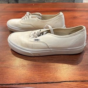 Used white Vans